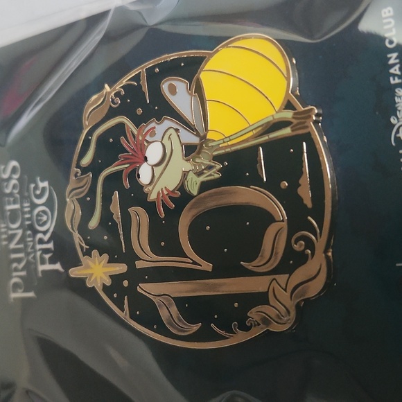 Disney's The Princess and the Frog 15 Year Anniversary D23 Limited Edition Pin - Picture 2 of 2
